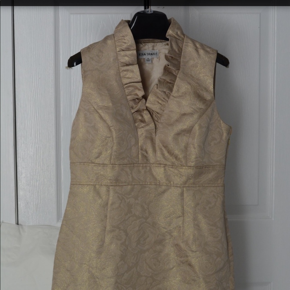 Women’s sleeveless part dress. (Brand New/Sample)